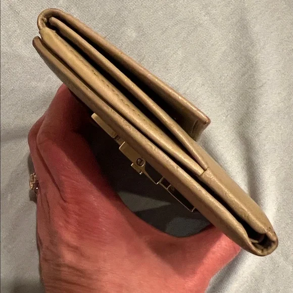 Authentic GUCCI Beige Jackie Micro Guccisima Leather Compact Wallet